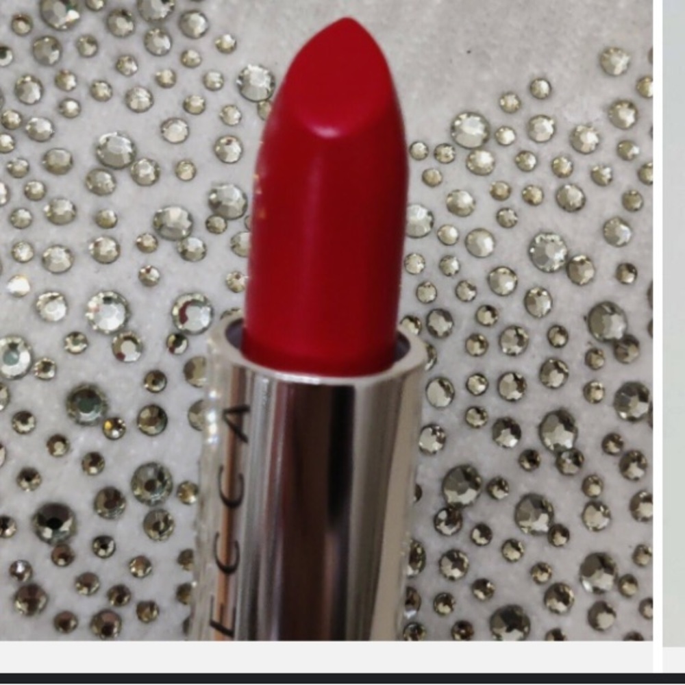 🍬🧸Hot Tamale Becca Lipstick